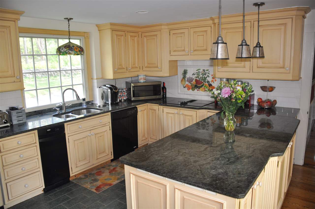 142 Canterbury Road Chichester, NH 03258 - Photo 15 of 40