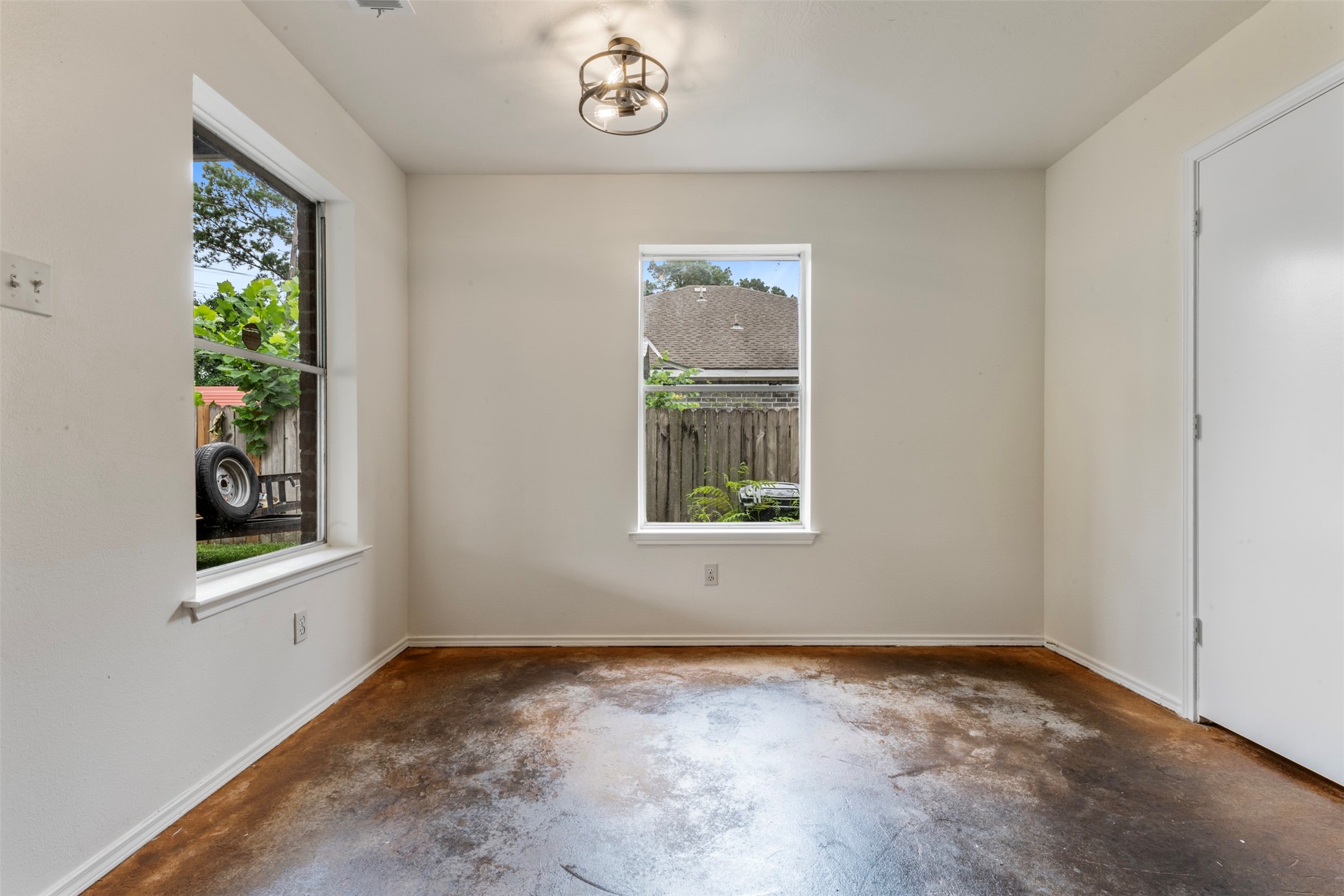 3722 Oaklace Drive Spring, TX 77389 - Photo 13 of 25 Kitchen sitting area with great views of the grand back yard!