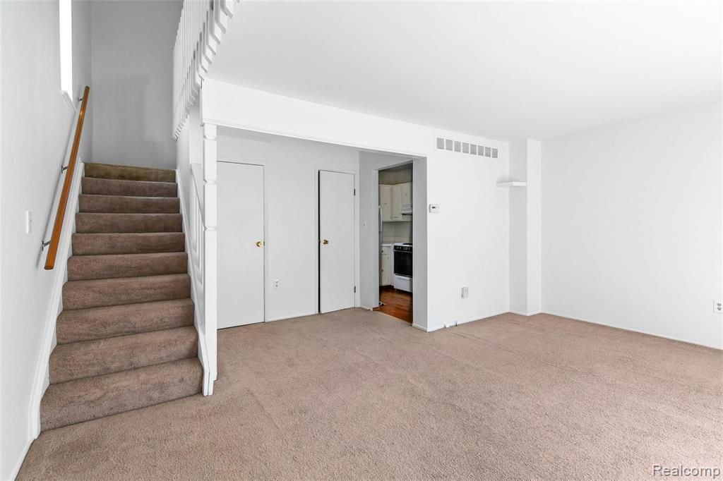 5055 Crooks Road, Unit 15 Royal Oak, MI 48073 - Photo 10 of 22