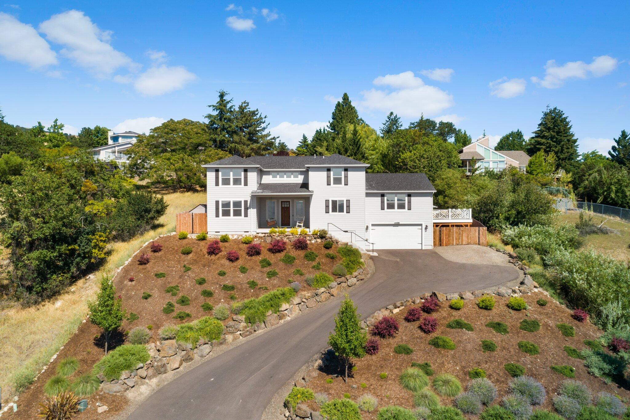 4486 Innsbruck Ridge Medford, OR 97504 - Photo 2 of 69 1-web-or-mls-DJI_0002