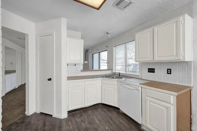 $219,000 | 3207 Ashford Park Drive, Houston, TX 77082