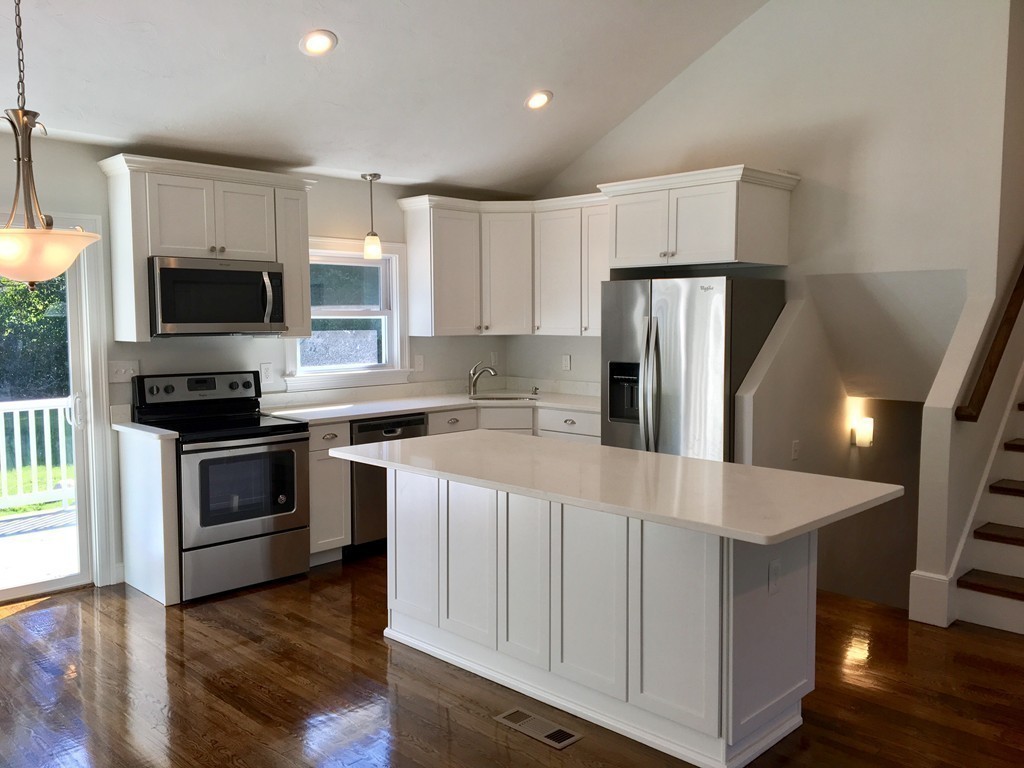 5 Caulfield Road Wayland, MA 01778 - Photo 4 of 16 Gallery Image 4