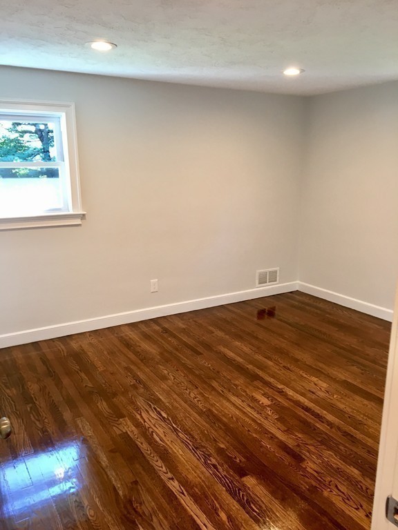 5 Caulfield Road Wayland, MA 01778 - Photo 9 of 16 Gallery Image 9
