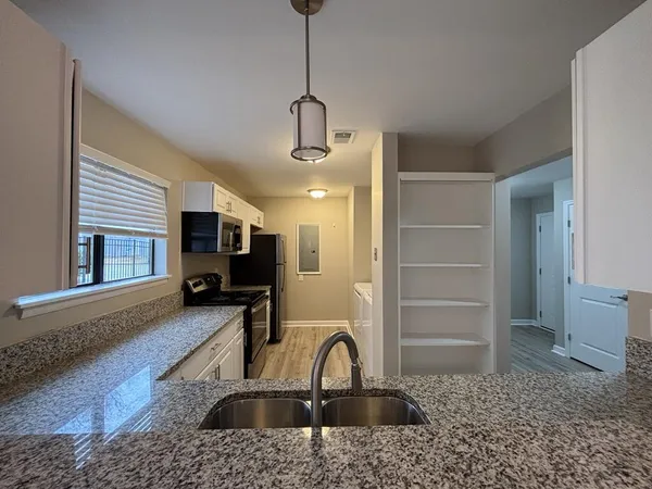 $1,975 | 8483 Yadkin Circle, Unit D, North Charleston, SC 29406