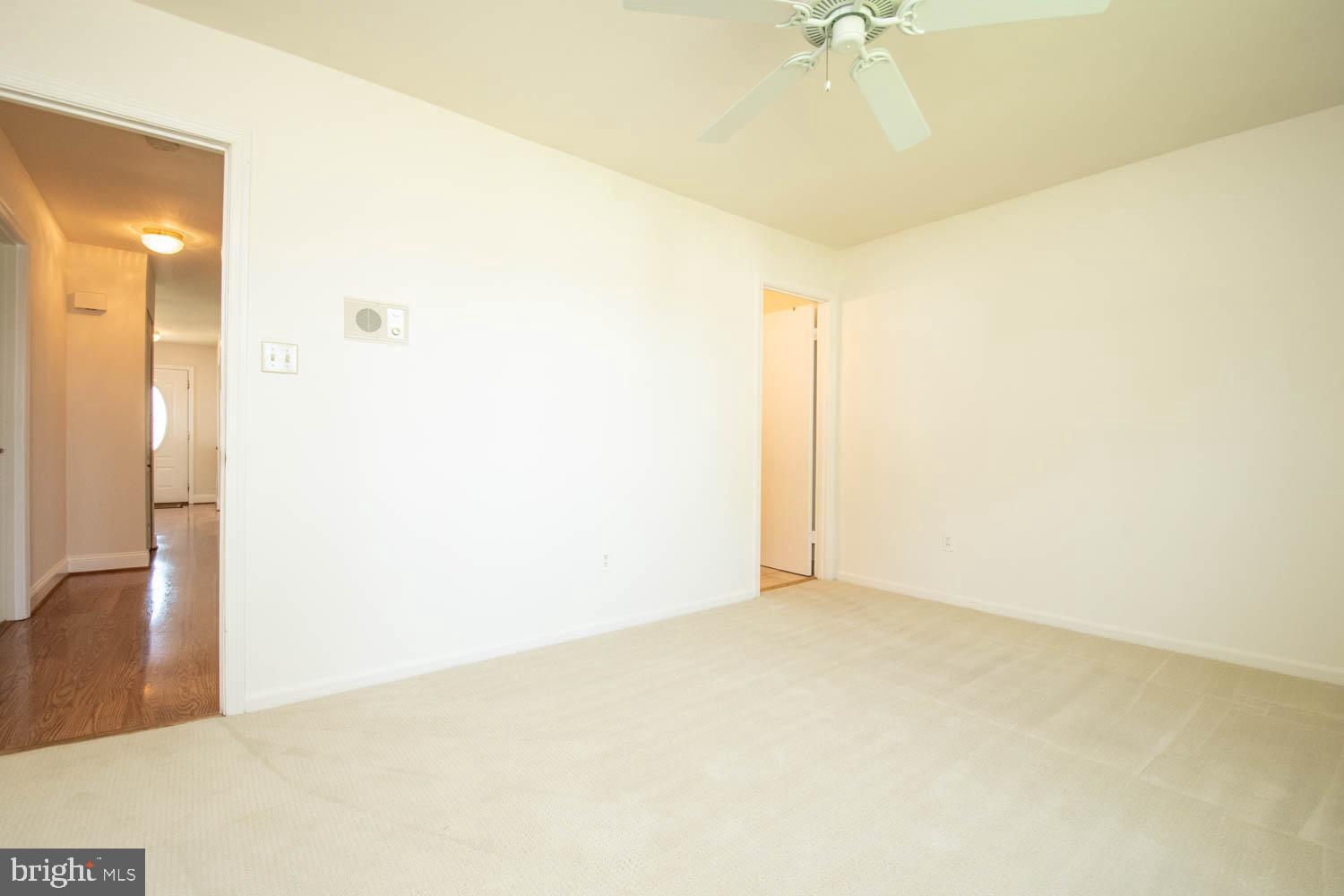 725 North York Road Sterling, VA 20164 - Photo 14 of 42 Gallery Image 14