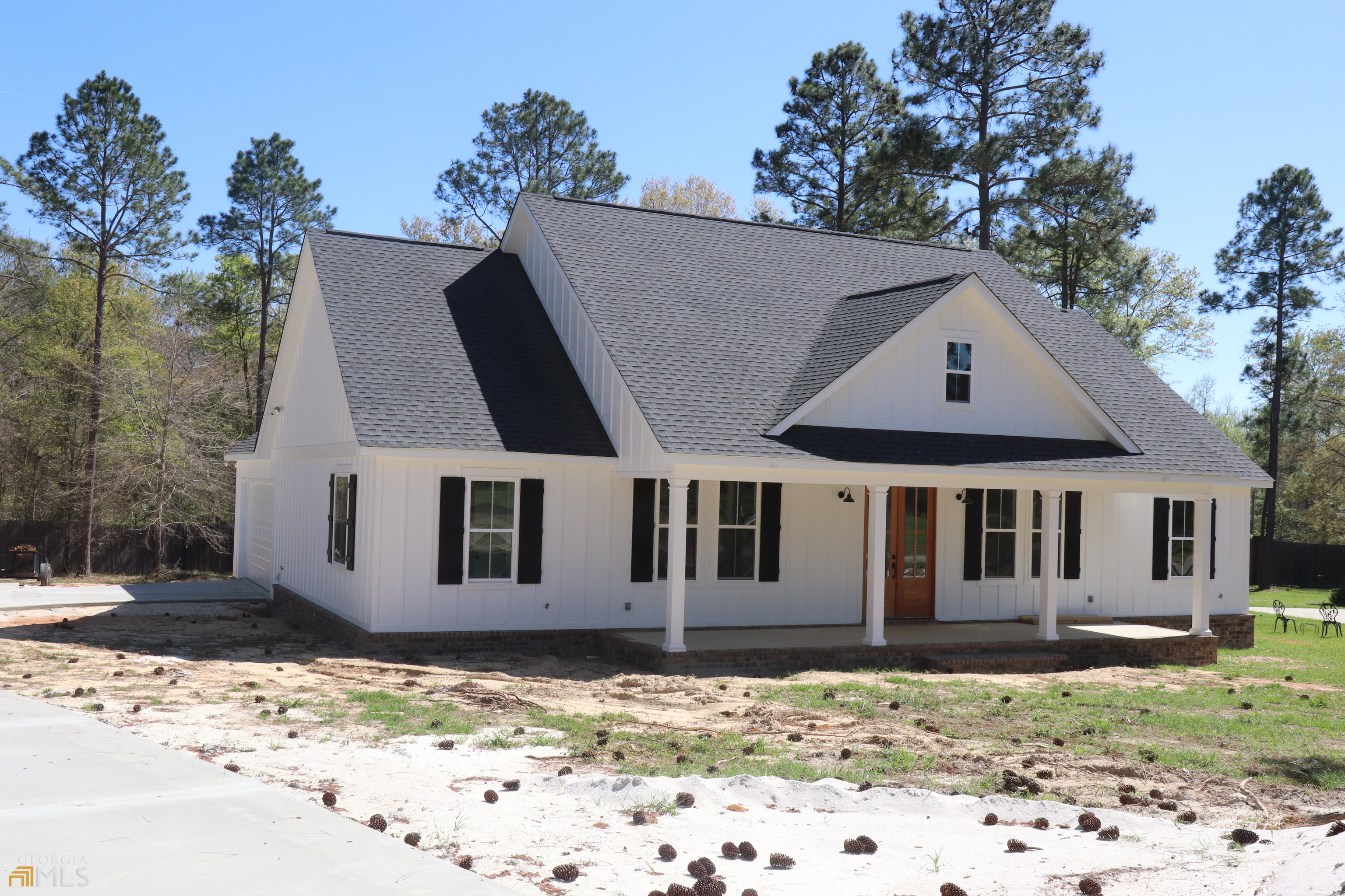 Lot#34 Austin Way Vidalia, GA 30474 - Photo 1 of 1 a front view of a house with a yard