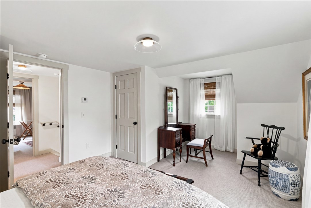 33 Nicholson Crescent Middletown, RI 02842 - Photo 37 of 47