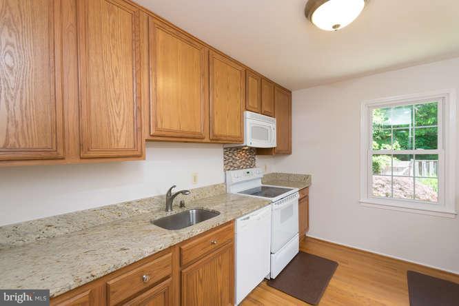 8302 Moline Place Springfield, VA 22153 - Photo 3 of 27 Kitchen