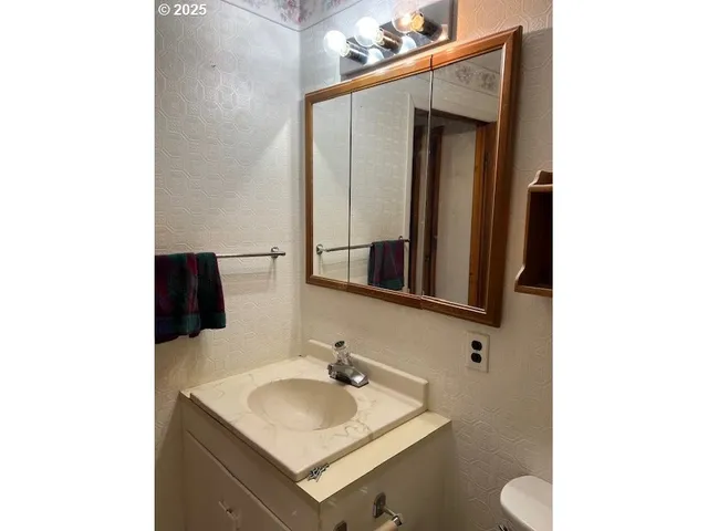 $189,900 | 95 South 17th Avenue, Elgin, OR 97827