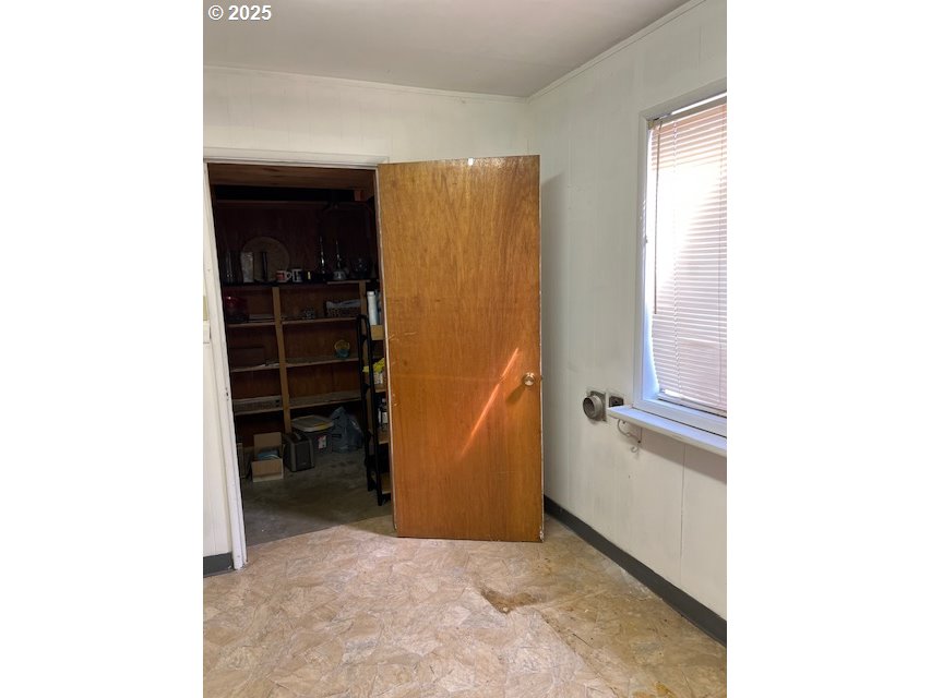 95 South 17th Avenue Elgin, OR 97827 - Photo 20 of 25 Laundry