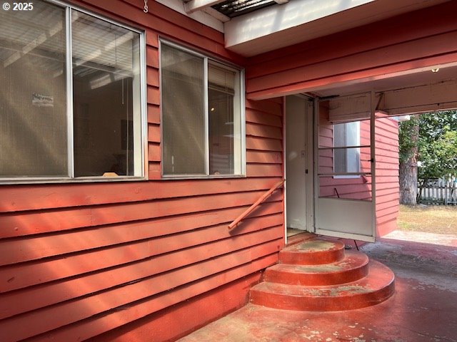 95 South 17th Avenue Elgin, OR 97827 - Photo 5 of 25 Covered Patio