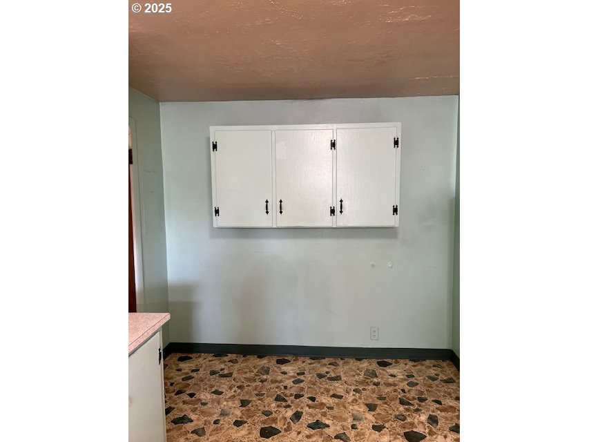 95 South 17th Avenue Elgin, OR 97827 - Photo 8 of 25 Kitchen