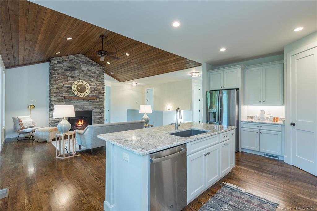 28 Ledgestone Drive Fairview, NC 28730 - Photo 4 of 40 Gallery Image 4