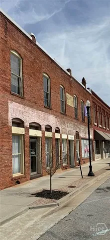 $1,800 | 1736 North Broad Street, Unit 202, Commerce, GA 30529