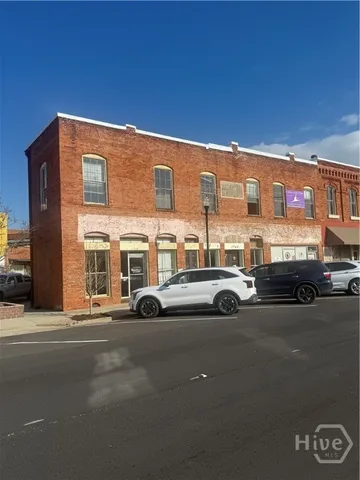 $1,800 | 1736 North Broad Street, Unit 202, Commerce, GA 30529