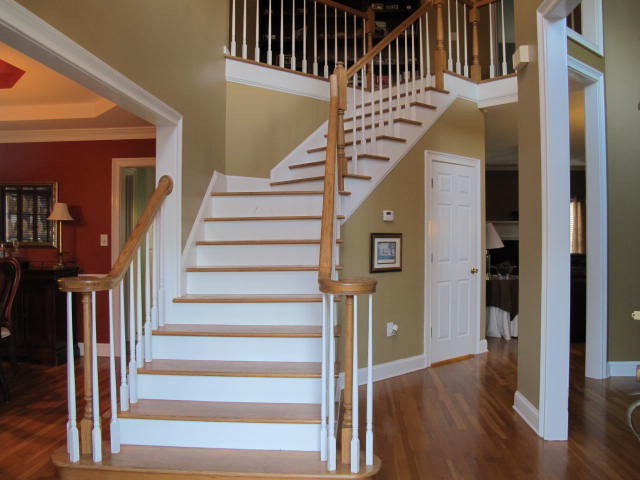121 Lake Pointe Drive Macon, GA 31210 - Photo 5 of 14 a view of entryway and hall with wooden floor