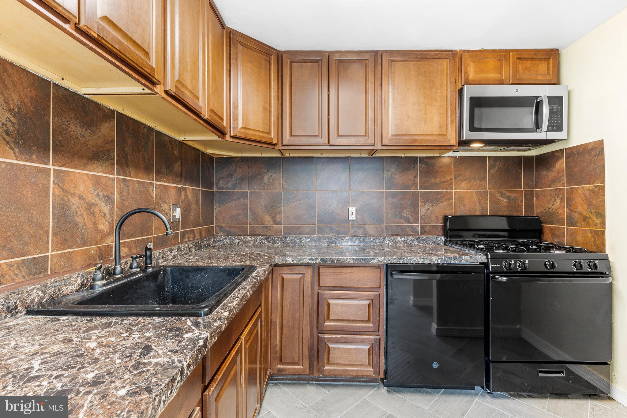 608 Warwick Road Fairless Hills, PA 19030 - Photo 17 of 37 Kitchen