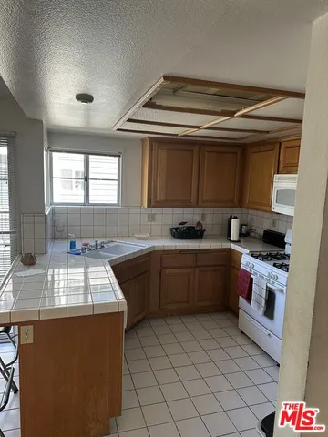 $1,100,000 | 100 South Catalina Avenue, Unit A, Redondo Beach, CA 90277