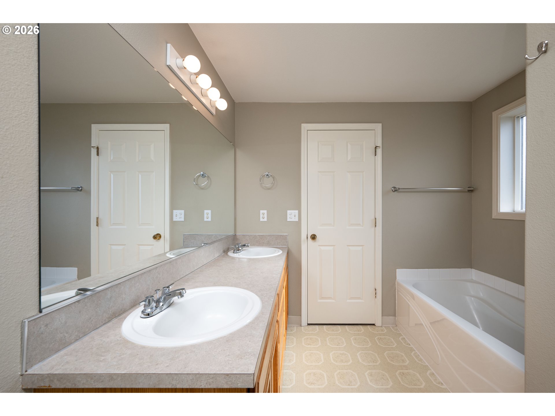 17302 Northeast 2nd Loop Vancouver, WA 98684 - Photo 24 of 39