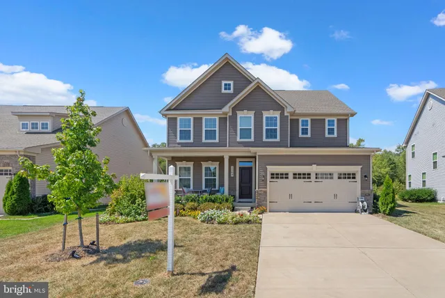 front view of house with a yard