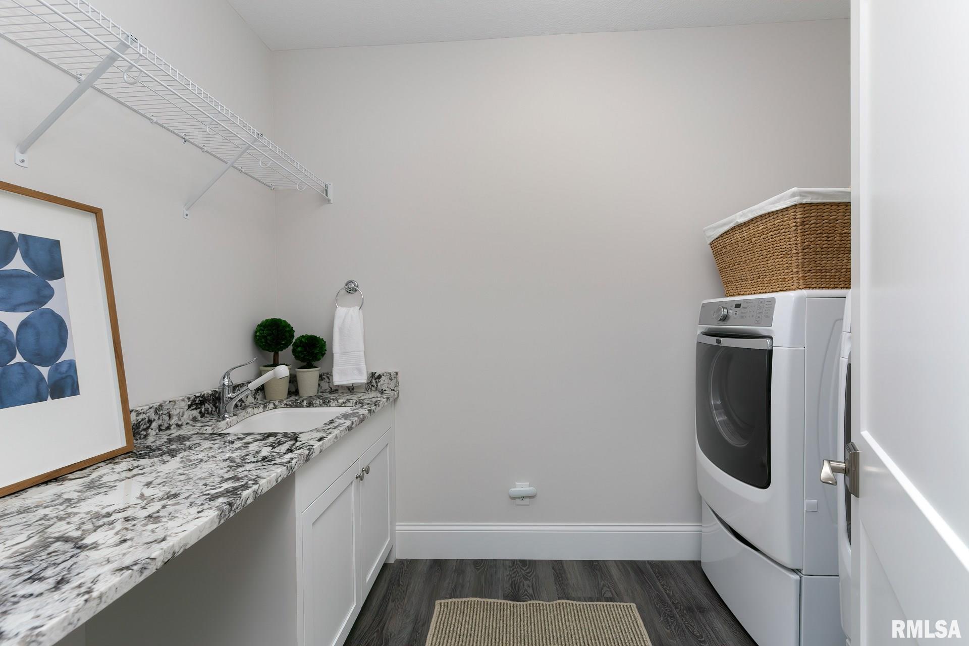 4017 Thomas Pointe Road Davenport, IA 52807 - Photo 23 of 37 Gallery Image 23