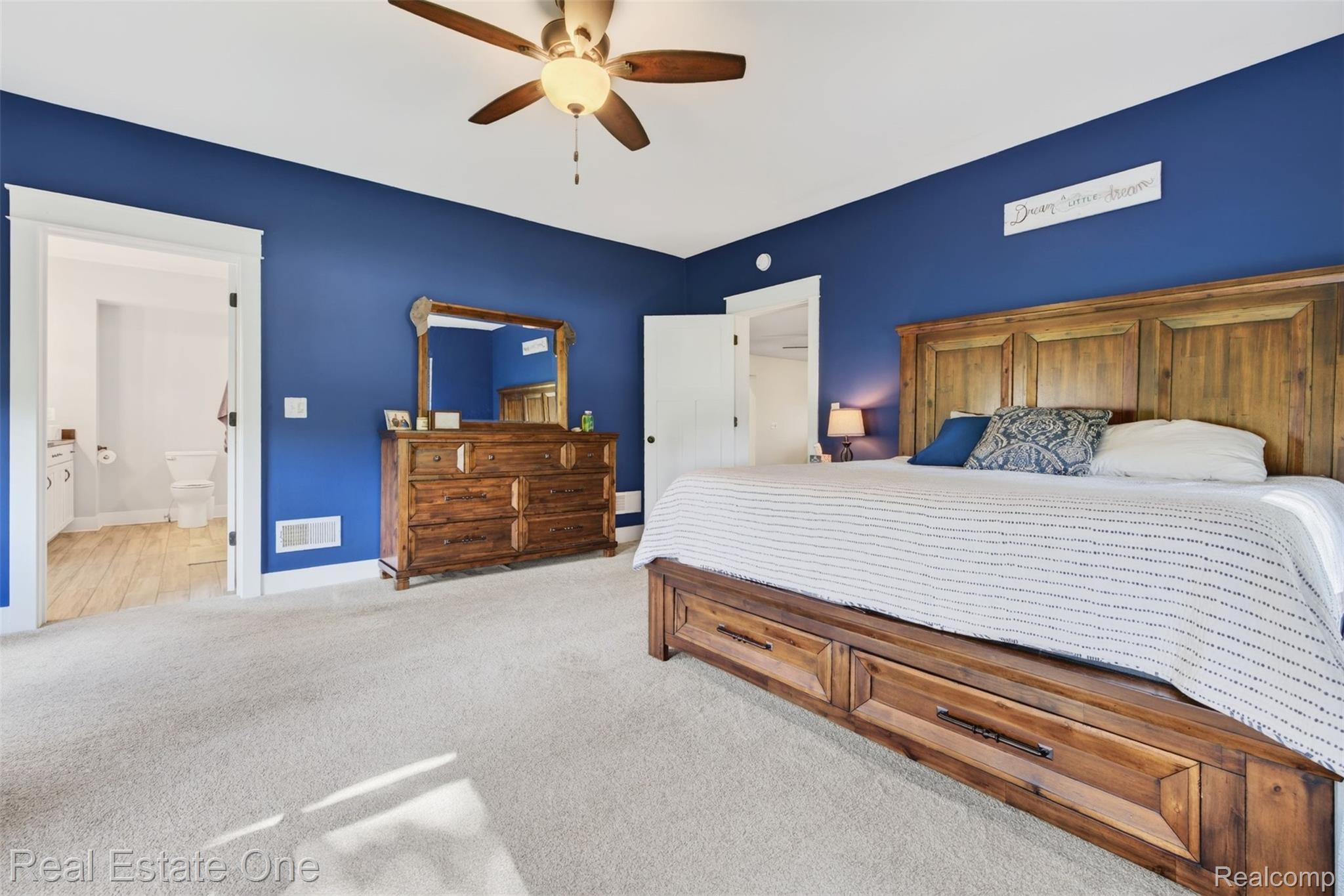 2355 South Sashabaw Road Ortonville, MI 48462 - Photo 13 of 57 12) Primary Suite.jpg
