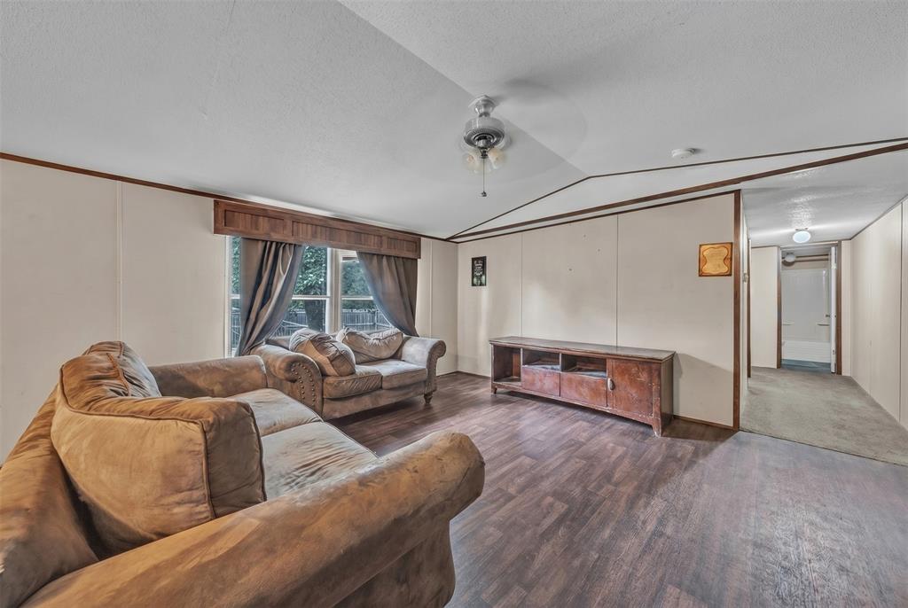 1909 Coral Road Pelican Bay, TX 76020 - Photo 11 of 40