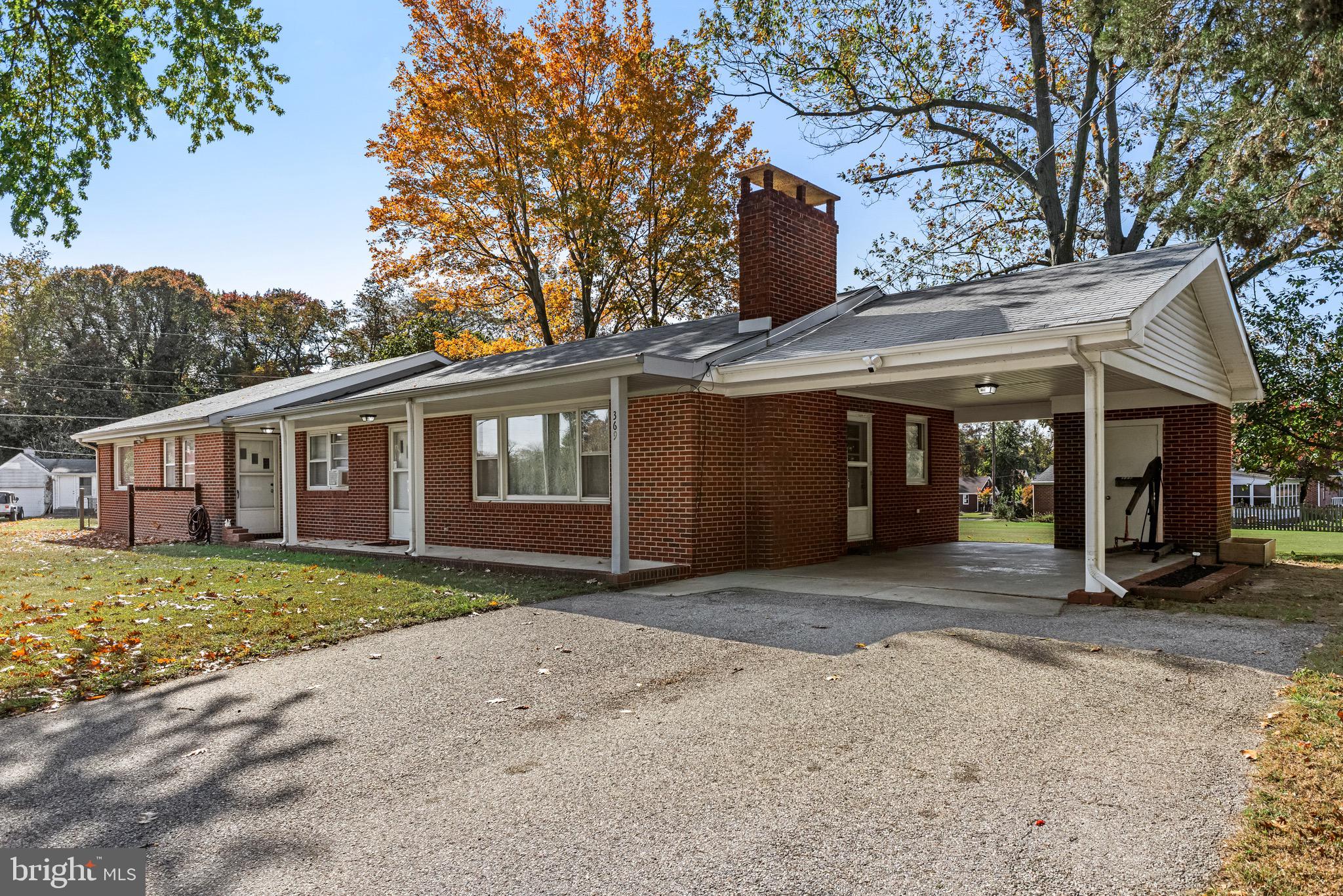 147 New Union Street Salem, NJ 08079 - Photo 2 of 28 a front view of a house with a garden