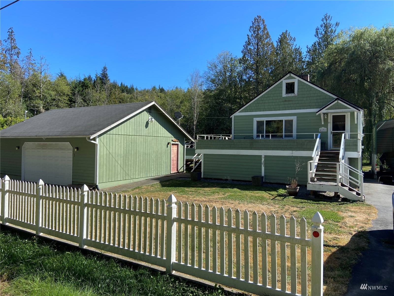 4191 Kitsap Lake Road Northwest Bremerton, WA 98312 - Photo 12 of 17 a house view with a garden
