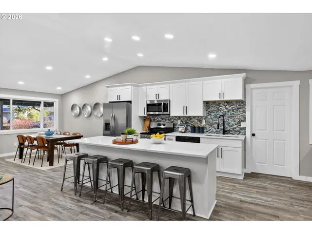 $595,500 | 6775 Southwest Whisper Court, Beaverton, OR 97008