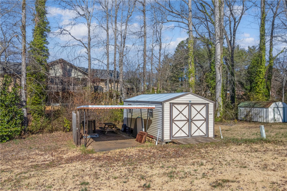 313 West Sunsetstrip Drive Seneca, SC 29672 - Photo 11 of 49