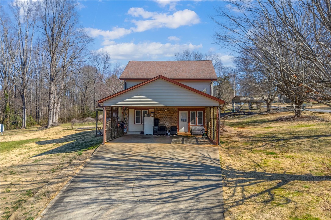 313 West Sunsetstrip Drive Seneca, SC 29672 - Photo 3 of 49