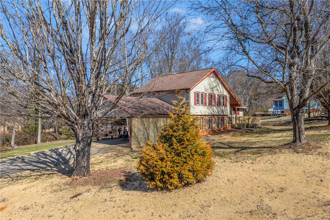 313 West Sunsetstrip Drive Seneca, SC 29672 - Photo 4 of 49