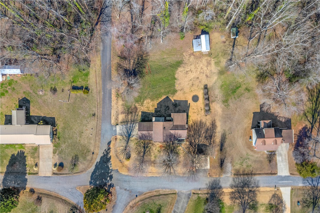 313 West Sunsetstrip Drive Seneca, SC 29672 - Photo 8 of 49