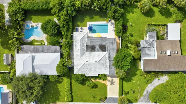 $1,565,000 | 222 South Seacrest Circle, Delray Beach, FL 33444