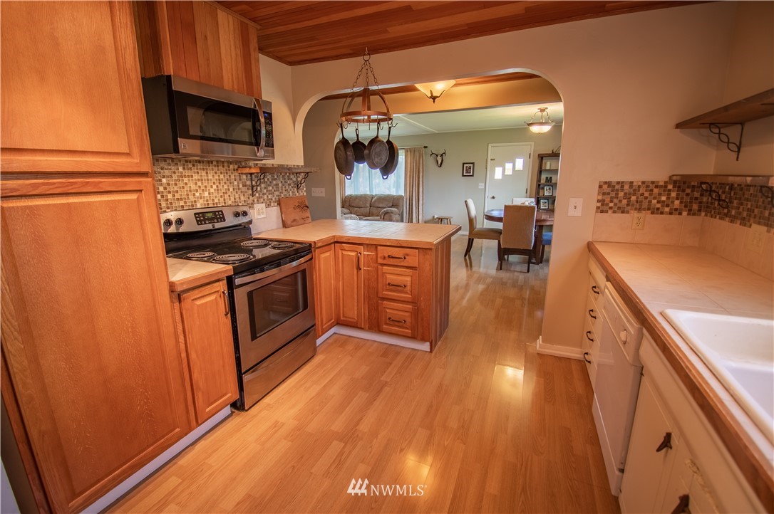 275 Jacobson Road Cathlamet, WA 98612 - Photo 9 of 25 Gallery Image 9