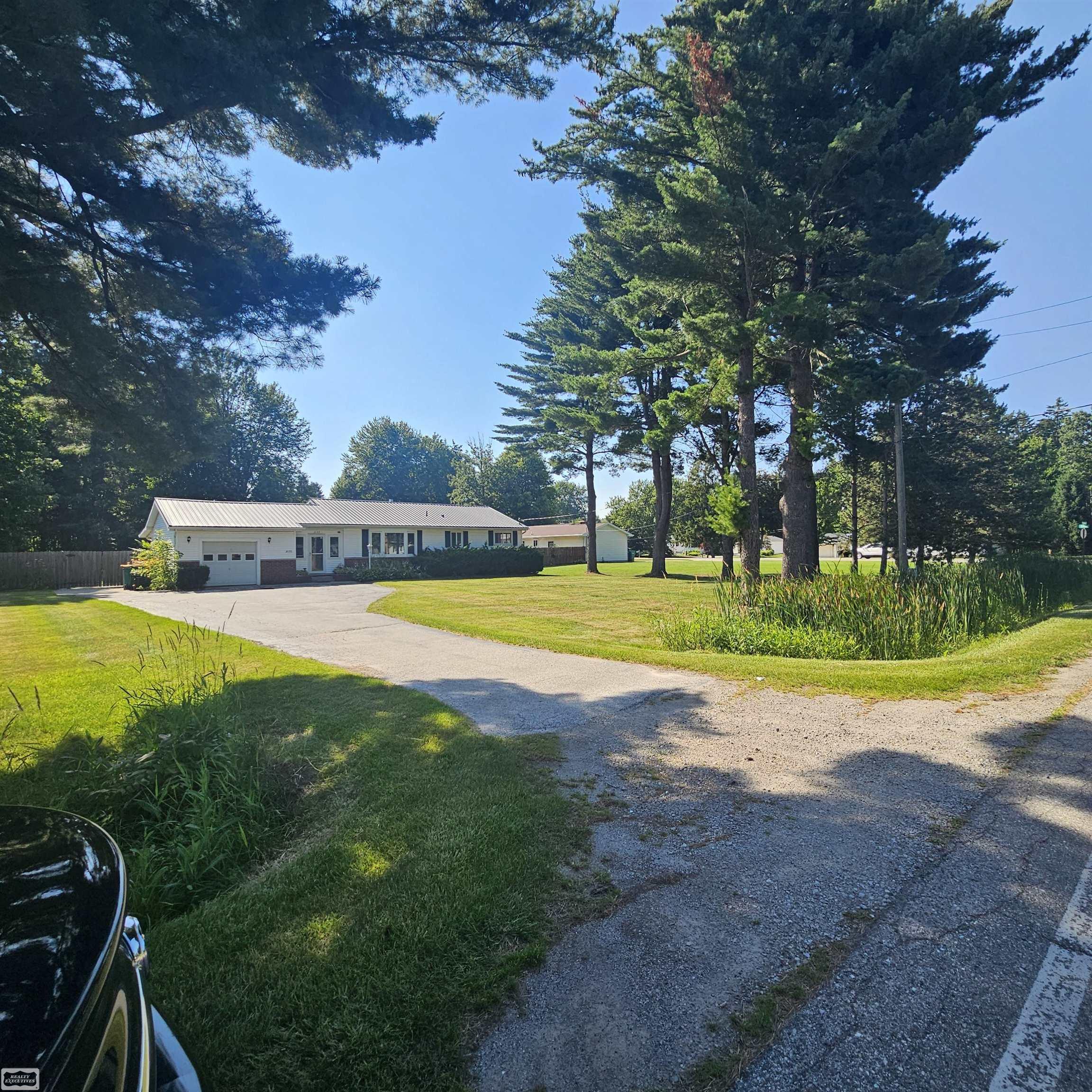 3177 Beach Road Port Huron, MI 48060 - Photo 2 of 37 Gallery Image 2