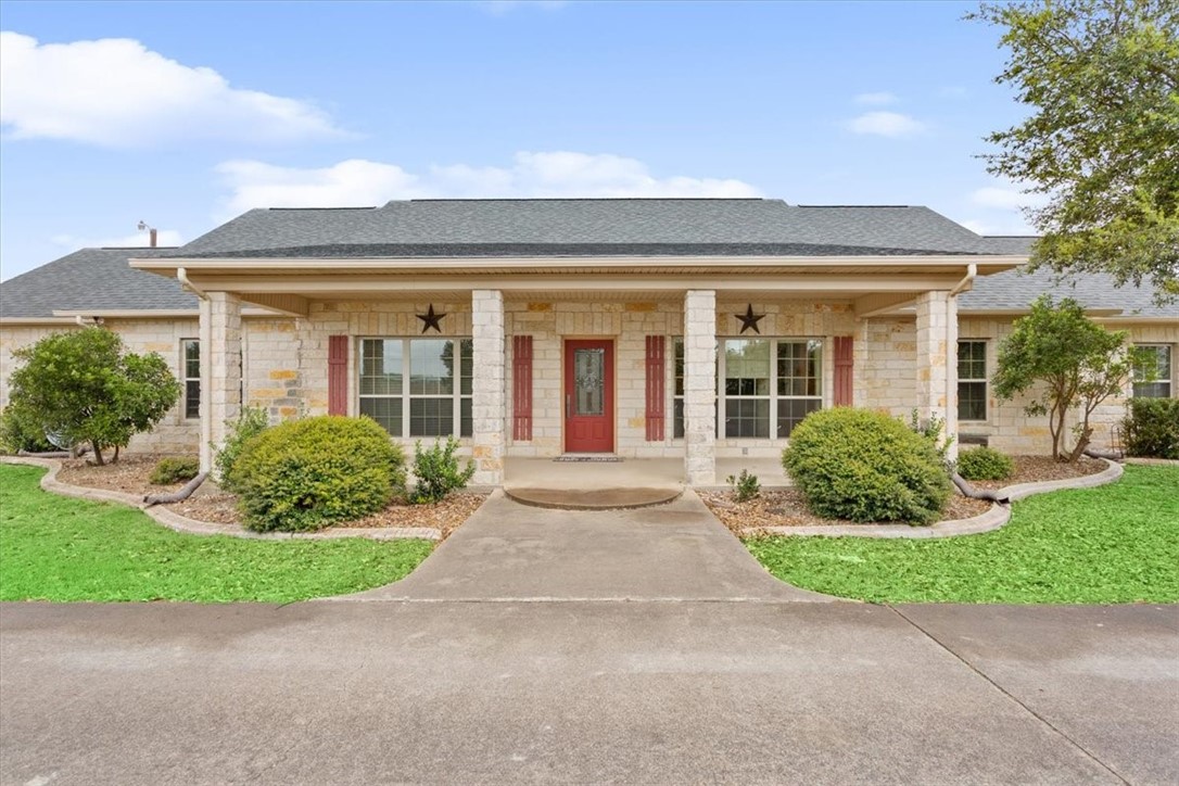 551 Bottoms East Road Temple, TX 76501 - Photo 4 of 44 front view of a house with a garden