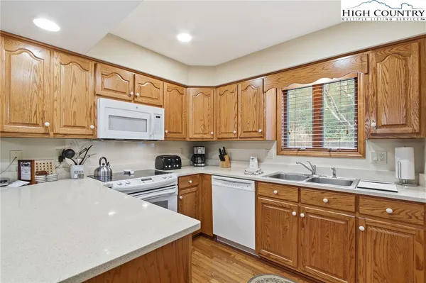 $795,000 | 491 Waterside Drive, Unit 2, Blowing Rock, NC 28605