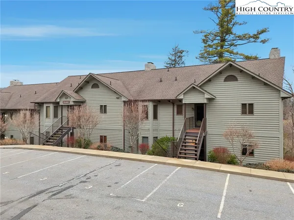 $795,000 | 491 Waterside Drive, Unit 2, Blowing Rock, NC 28605