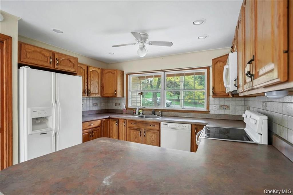 4 Ayr Road Chester, NY 10918 - Photo 8 of 35