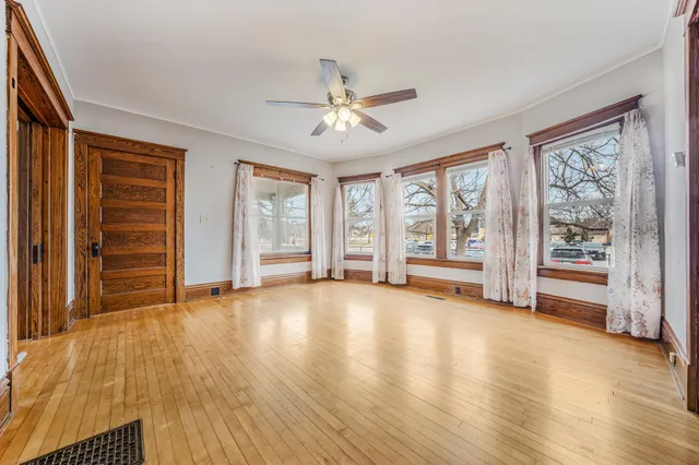 $219,900 | 717 West South Park Avenue, Oshkosh, WI 54902