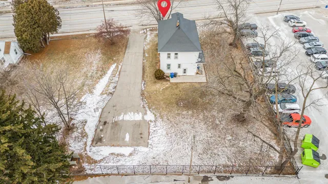 $219,900 | 717 West South Park Avenue, Oshkosh, WI 54902