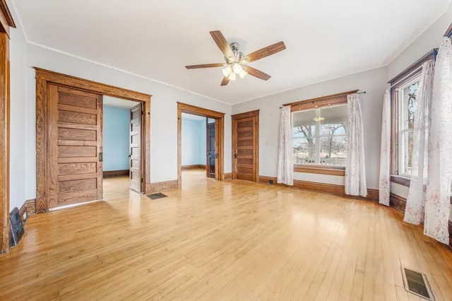 $219,900 | 717 West South Park Avenue, Oshkosh, WI 54902