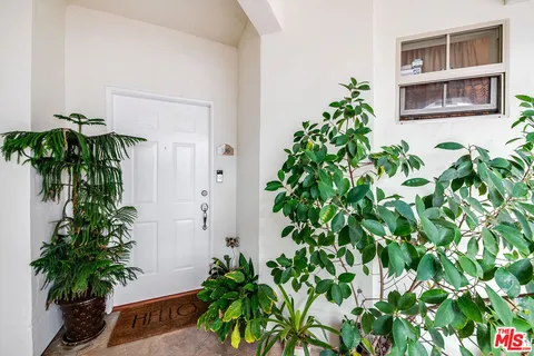 $799,000 | 12407 Moorpark Street, Unit 106, Studio City, CA 91604