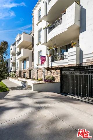 $775,000 | 12407 Moorpark Street, Unit 106, Studio City, CA 91604