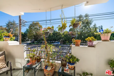 $799,000 | 12407 Moorpark Street, Unit 106, Studio City, CA 91604