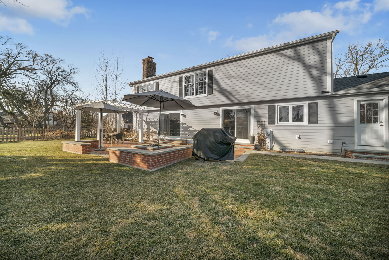 1810 Wagner Road Glenview, IL 60025 - Photo 28 of 32 a front view of house with yard