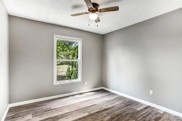 $319,900 | 6 Walnut Park Drive, Cedar Hill, MO 63016