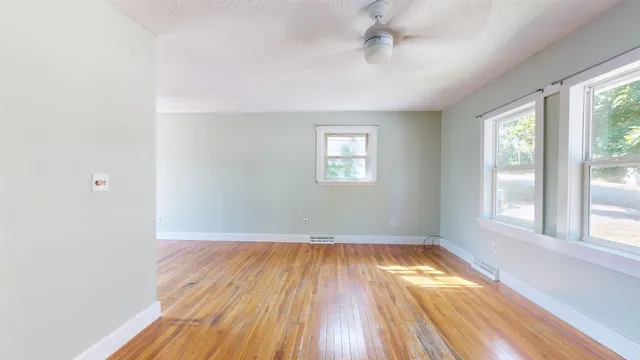 $374,500 | 8 Hillside Acrs, Vergennes, VT 05491